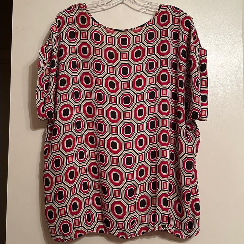 Roz & Ali Red and Black Hexagon Blouse